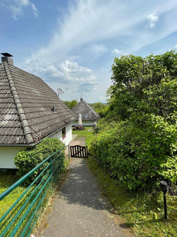 Ferienhaus "Gestiefelter Kater" Am See Im Bergland Кирххайм Екстериор снимка