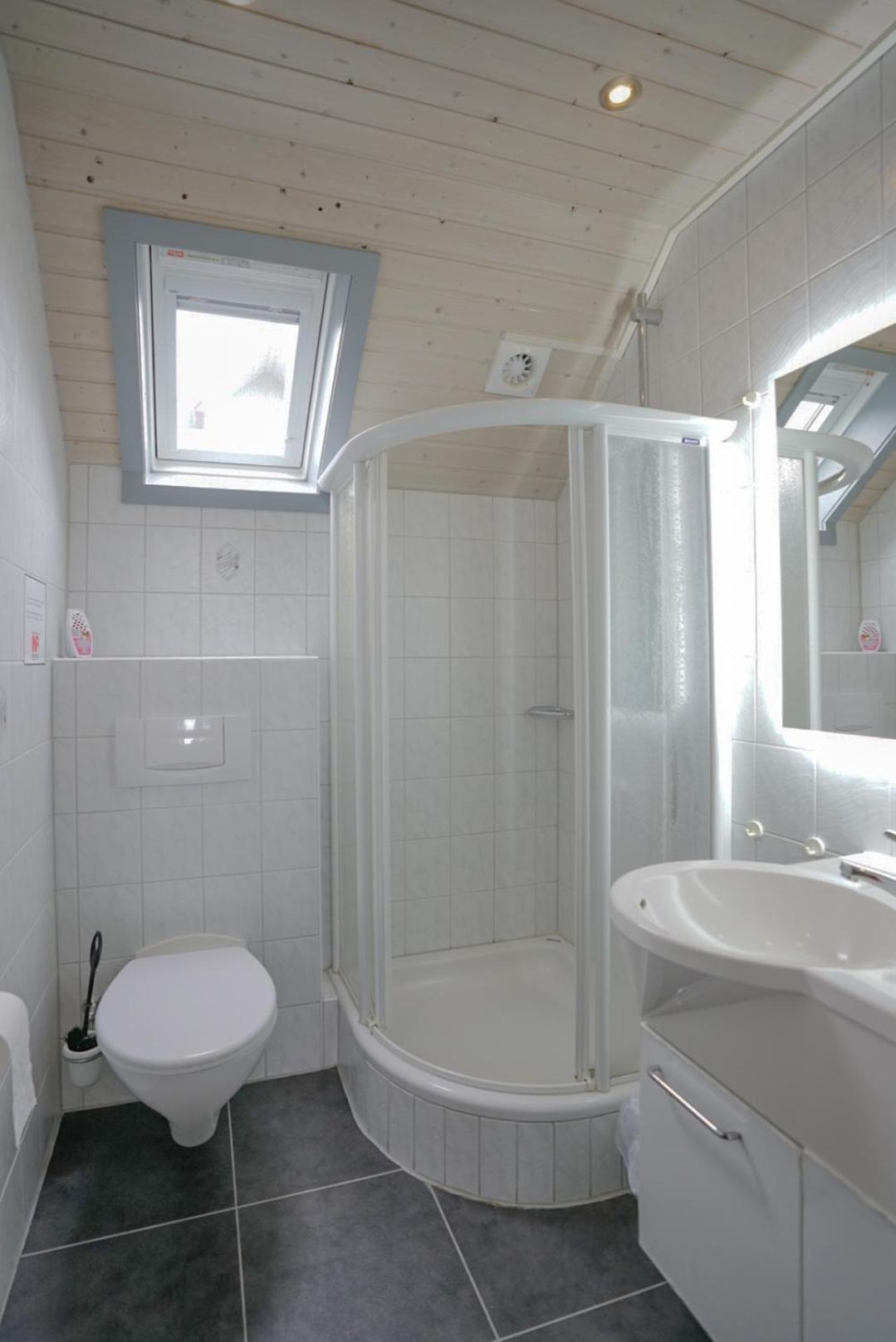 Ferienhaus "Gestiefelter Kater" Am See Im Bergland Кирххайм Екстериор снимка