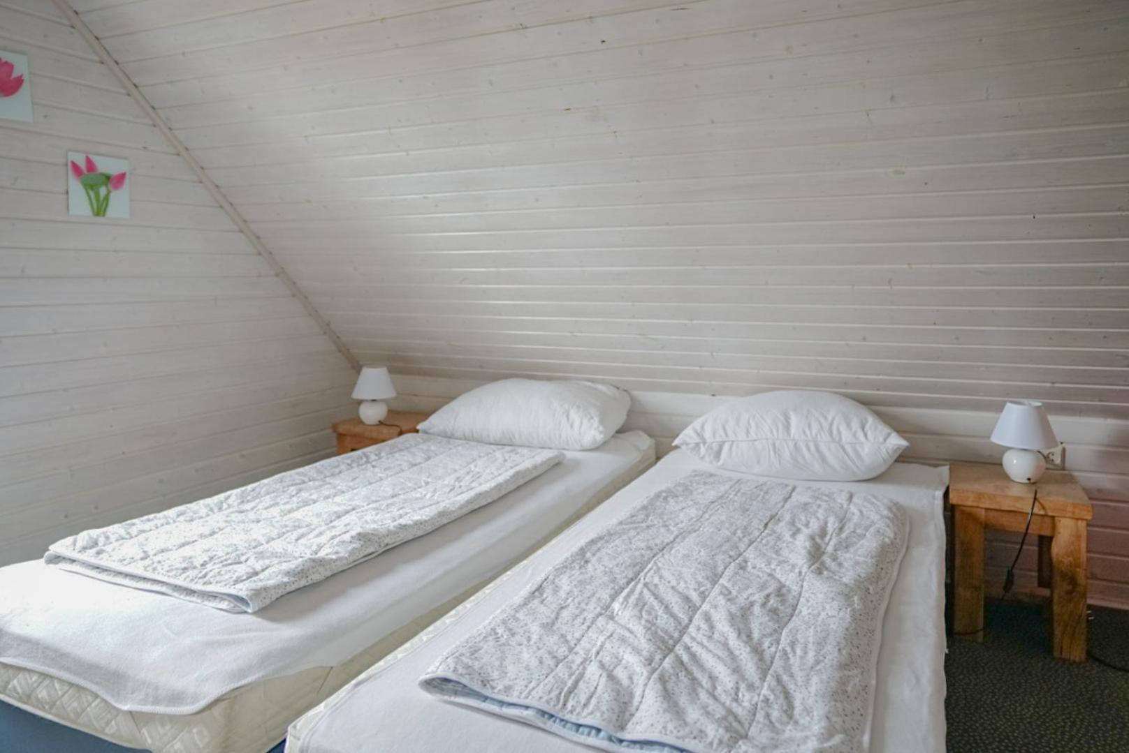 Ferienhaus "Gestiefelter Kater" Am See Im Bergland Кирххайм Екстериор снимка